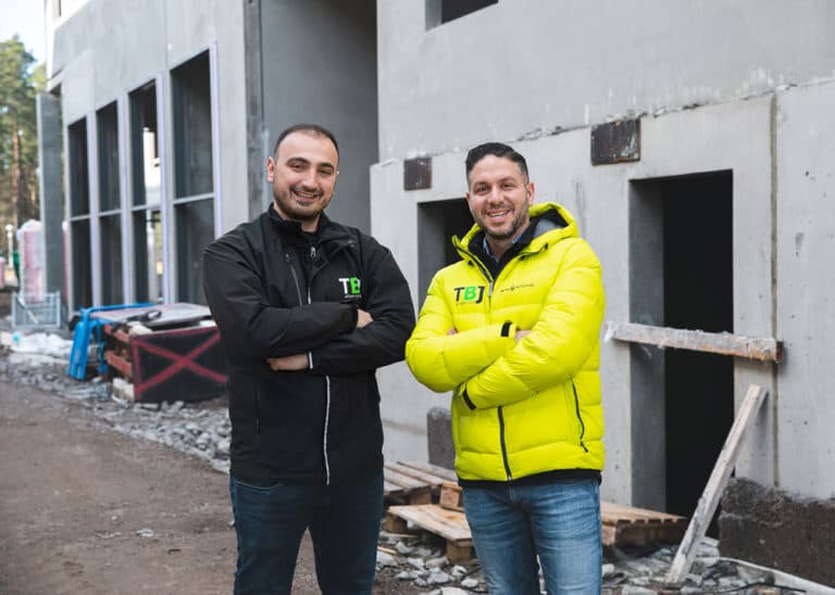 TBJ Allservice medarbetare på arbetsplats